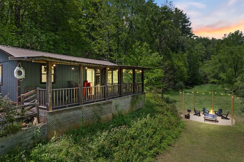 Cozy and Quaint - Creekside w/ Firepit - Image 1