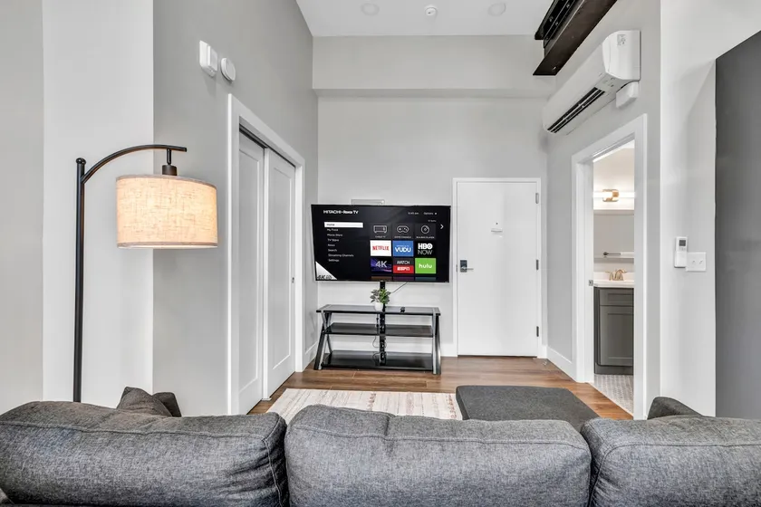 CozyStudio+65”TV+8Min from DT CLE - Image 1