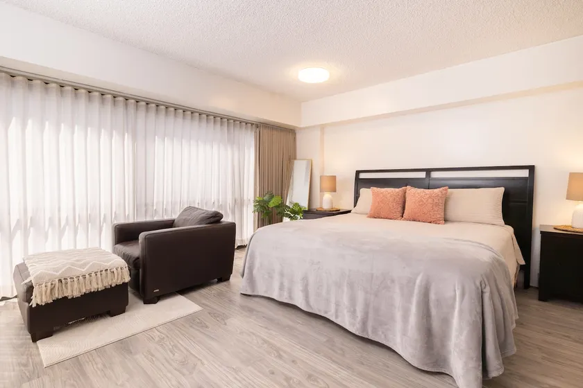Bishop Suites @ Executive Centre - Mountain View - Image 1