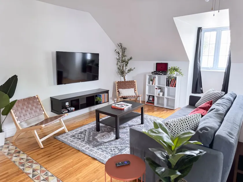 The Artist's Suite - Downtown - Image 1