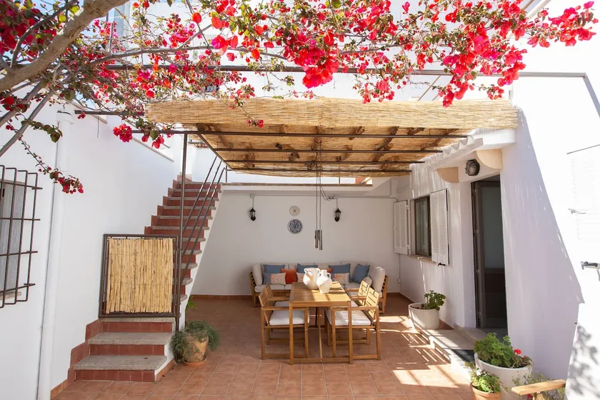 Single family house at 20 meters from the beach. - Image 1