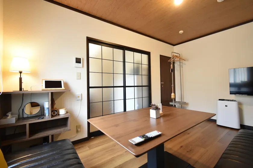 Long-term stays welcome! FREE Parking & bicycle Entirely private rental townhouse for up to 5 people, 17 minutes walk from station, 45 minutes direct to Tokyo - Image 1