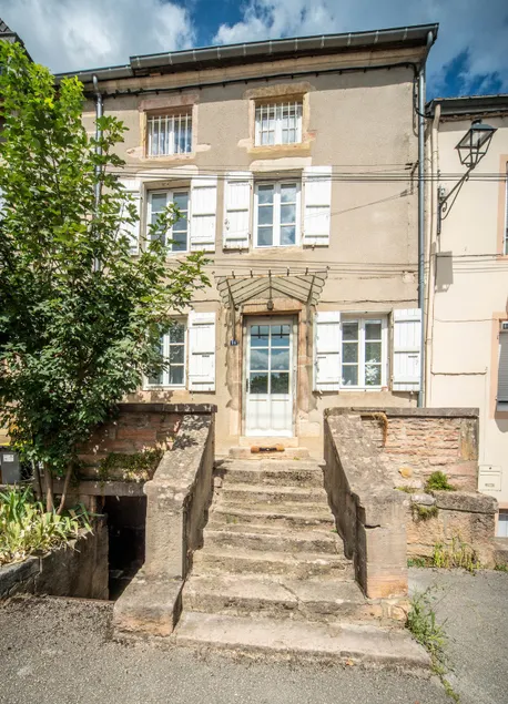 House for 6 – heart of Givry - Image 1