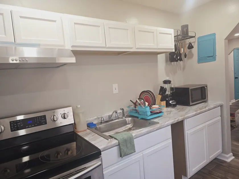 Comfy 1BR Apt. in Pleasant Ridge - Image 1