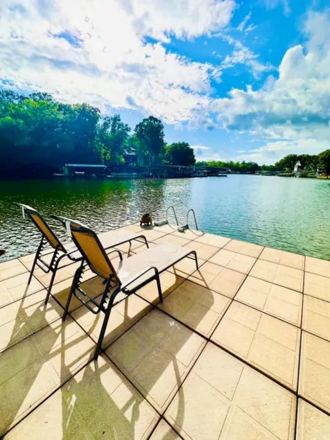 Lakefront Oasis Sunrise Beach - Image 1