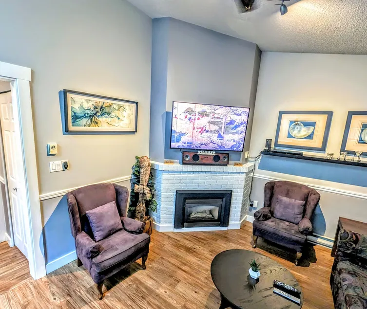 Parksville Condo - Image 1