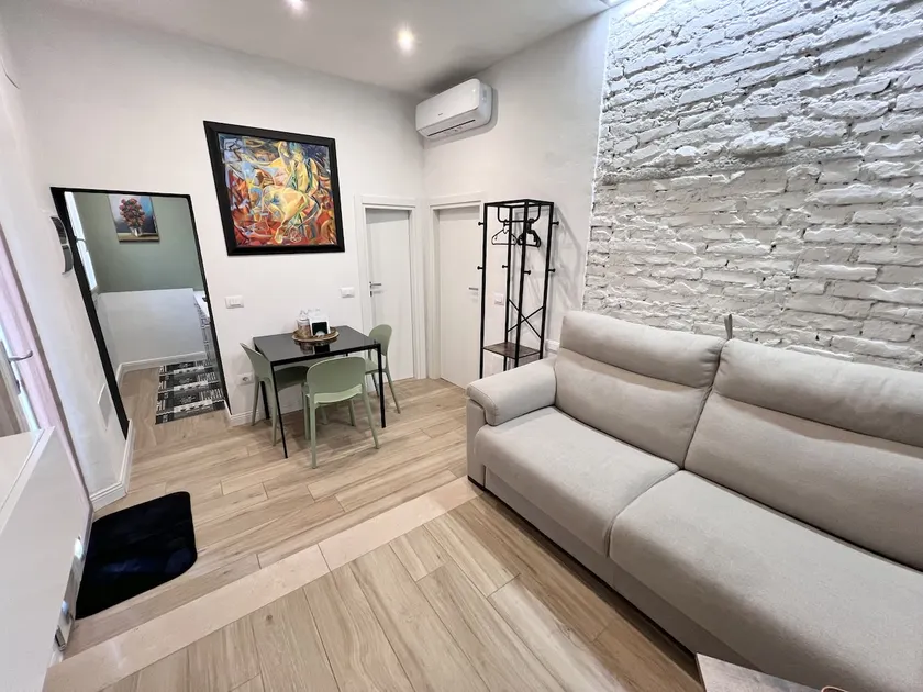 Home Cavour, elegance and comfort in Prato - Image 1