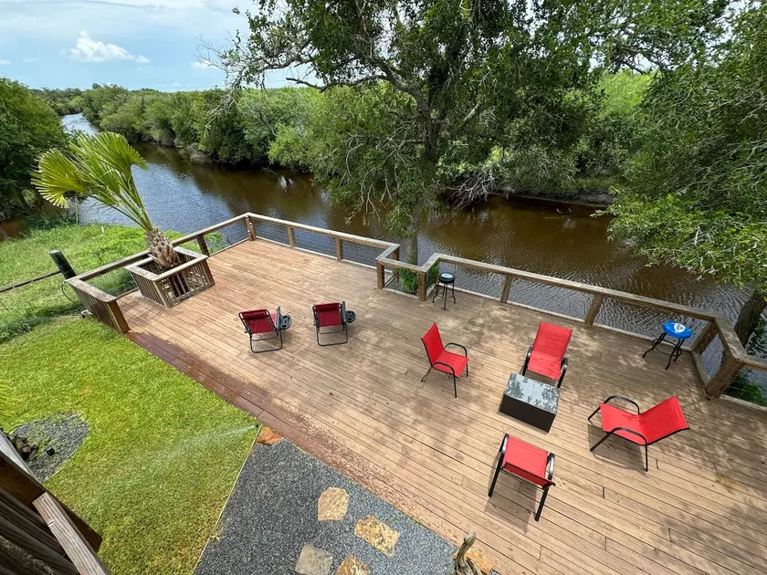 River Cabin in Woodsboro - Image 1