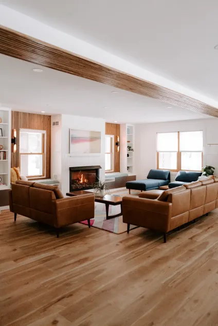 Large Modern Smart Home Sleeps 8 People - Image 1
