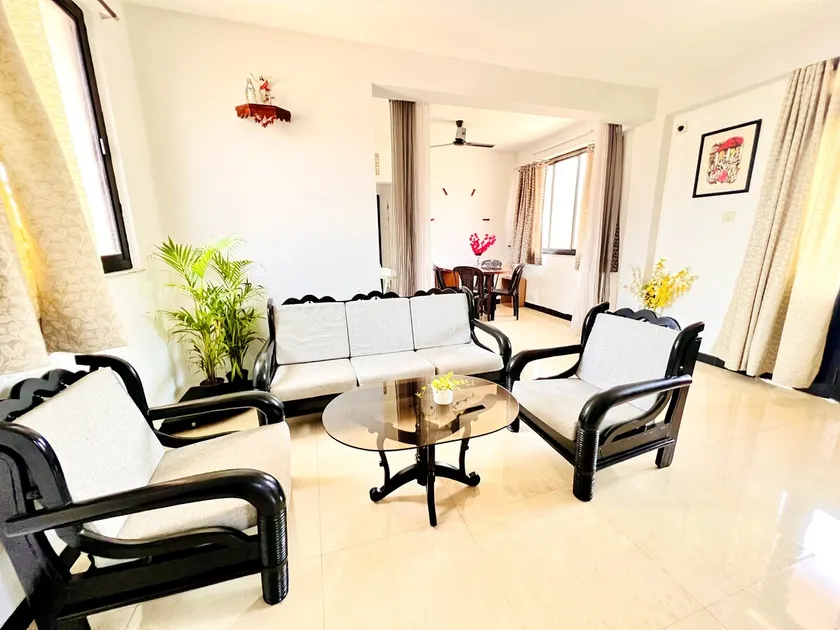 Elegant 2 BHK + Wi-Fi+ Pool & Beach Proximity! - Image 1