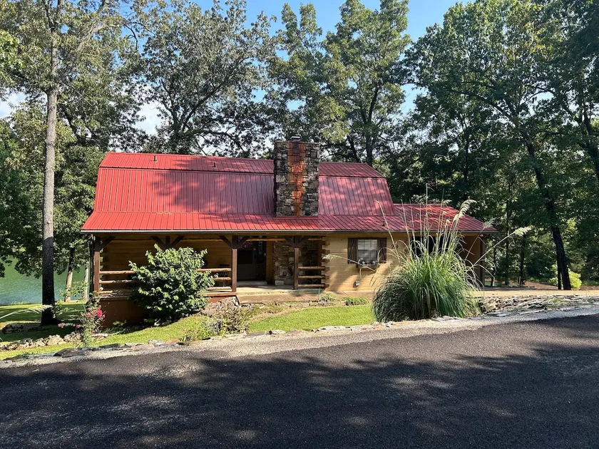 Lake Lovers Paradise - Image 1