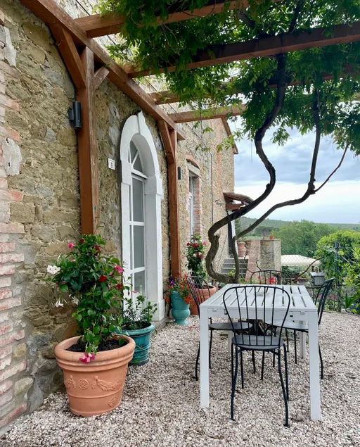 Lakeview farmhouse - Starlink - Stunning Views - Image 1