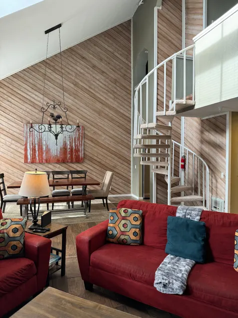 Modern 3BR+Loft Condo, Great Base for Yosemite - Image 1