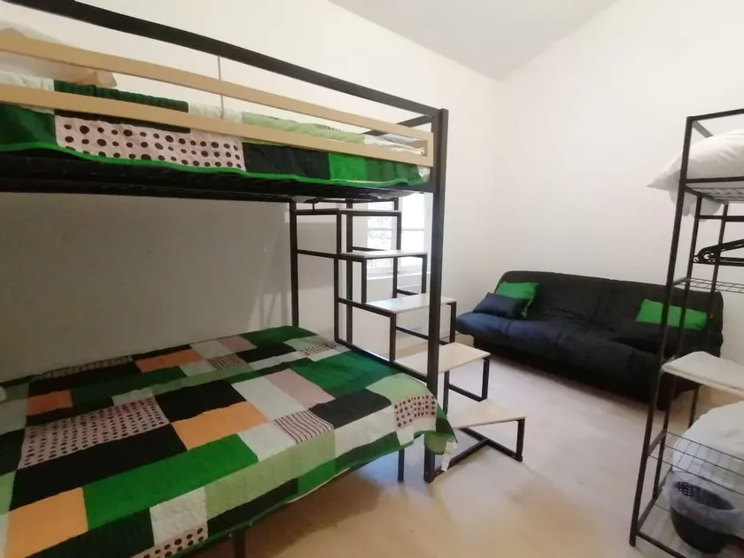 Family home, sleeps 14, private garden - Image 1