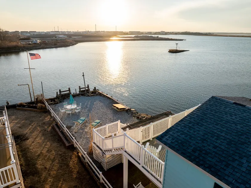 Bayfront Home- Game Room, Kayaks *no cleaning fee* - Image 1