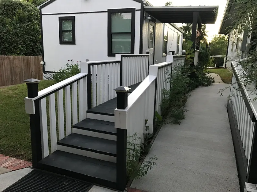 CozyCabin - Image 1