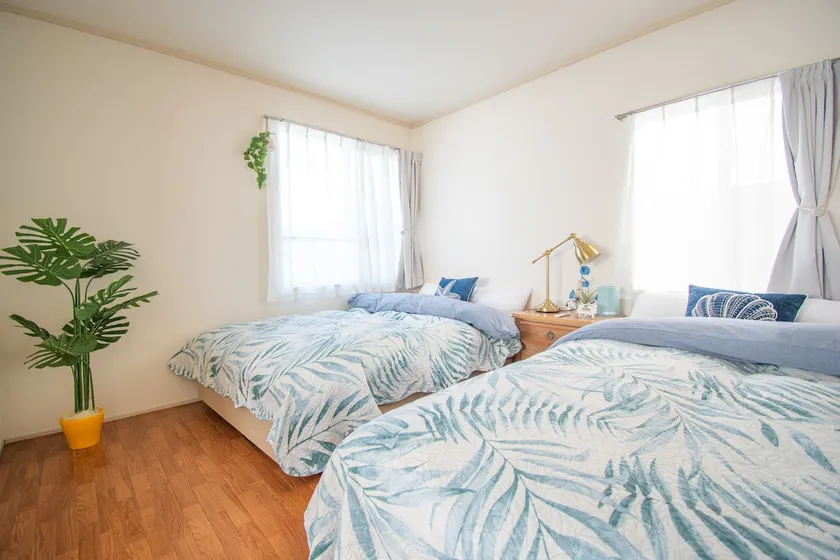 Right on the beach! Get away from the hustle and bustle and feel the sea | Groups and families 42㎡ · 5 people | Enoshima.Kamakura, Hakone, Atami - Image 1