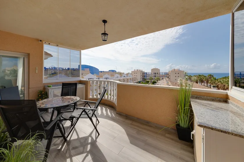 Cabo Roig 1 Bed Apt, vistas al mar, piscina comunitaria, diversión, comida y entretenimiento - Image 1