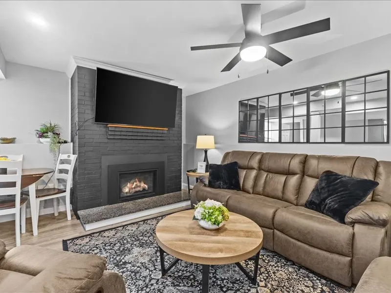 Convenient 3BR Apt in So. Burlington - Image 1