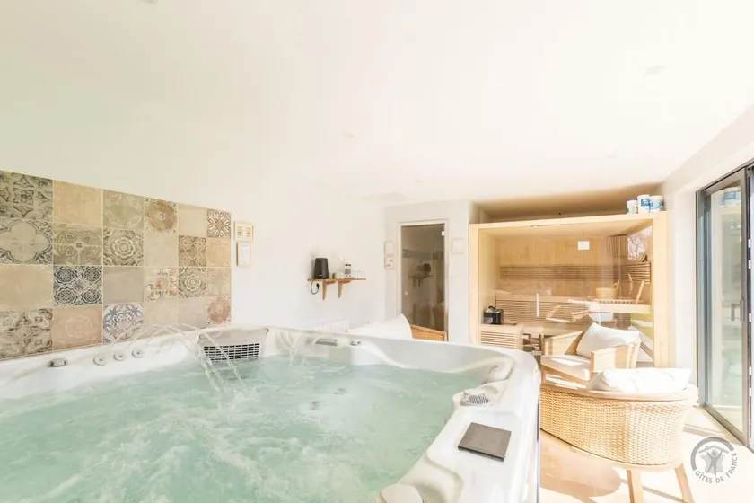 House with Jacuzzi, sauna, hammam - Image 1