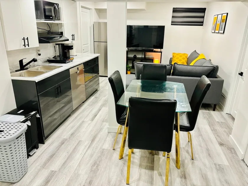Clean Luxury 2BR Suite | Parking | Near Stores - Image 1