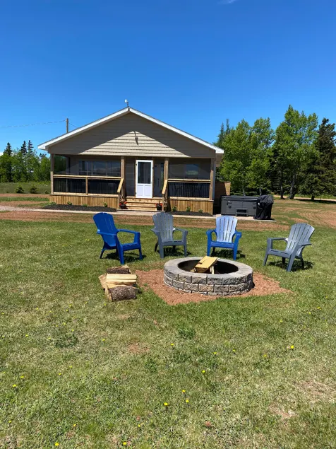 Waterfront access/hot tub - Image 1