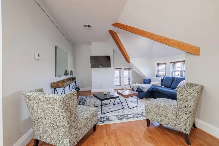 Two Bedroom Victorian Strathallan Apartment - Image 1