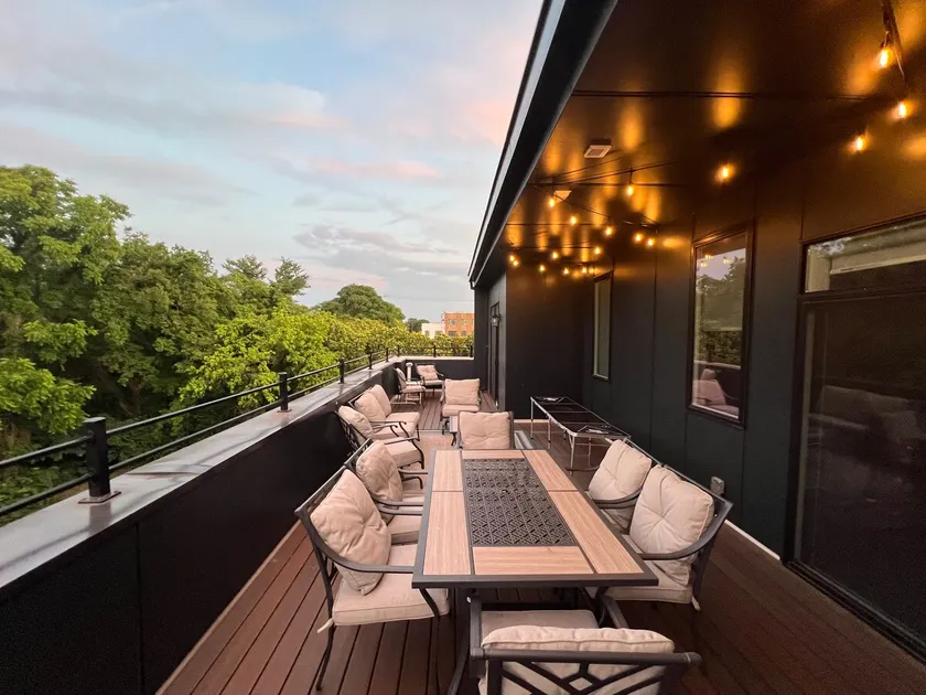 Private Rooftop, Karaoke FUN & More | Sleeps 10+ - Image 1