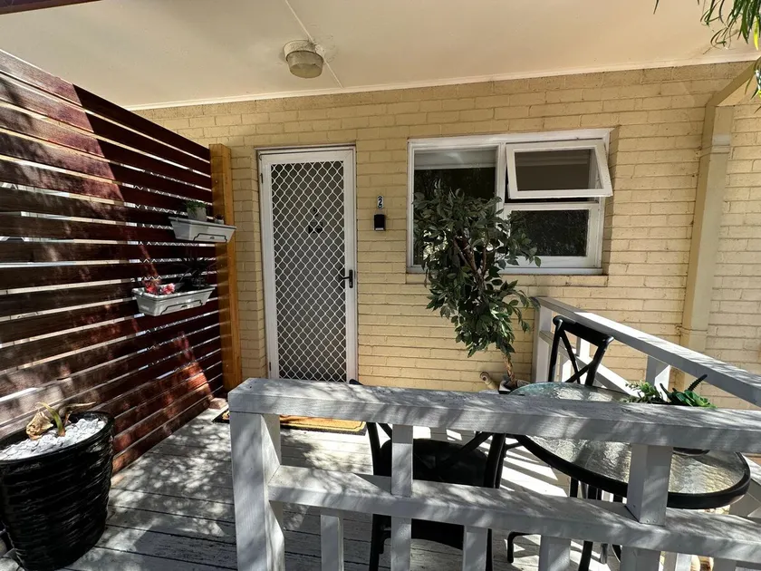 Lofty's Lodgings - Image 1