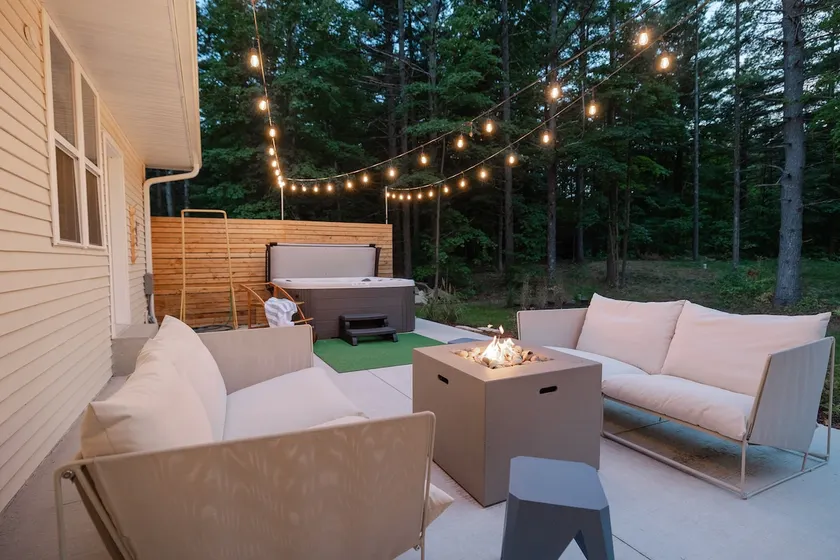 Wooded Retreat-Hot Tub-Fireplace Near Sister Bay - Image 1