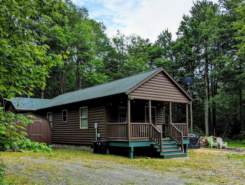 D's Acres Cabin - Image 1