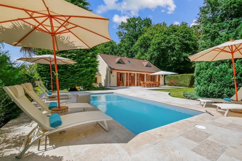 Beautiful Villa, 1 hour from Paris, Heated pool! - Image 1