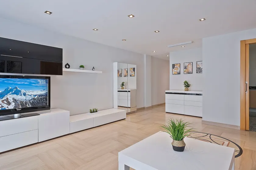 Comfortable and bright apartment near beaches and Valencia - Image 1
