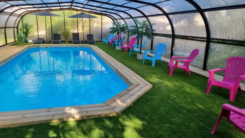 Suite S2 - Pool & Park, 100 m Cadre Noir - Image 1
