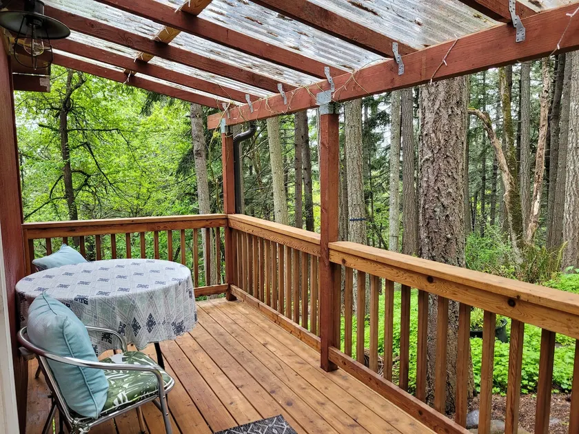 Hillside Cabin Retreat- 3.5 miles to Hayward Field - Image 1