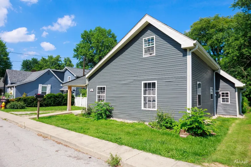 Specious & Cozy & Modern Retreat | 5 B | Sleeps 9+ - Image 1