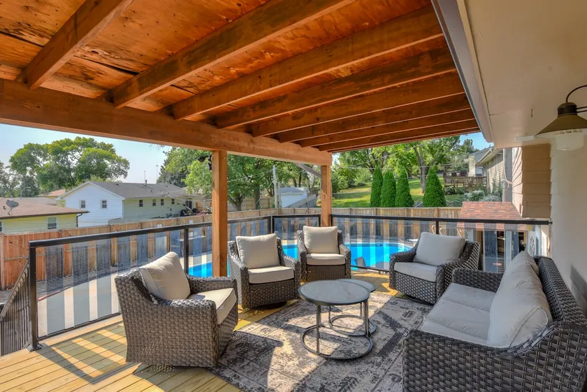 Rockbrook Oasis - Centrally Located - Sleeps 12 - Image 1