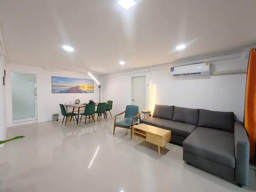 Huai Khwang Night Market 4-bedroom Pool Garden Villa. Free airport pick up for bookings of 4 days and above. - Image 1