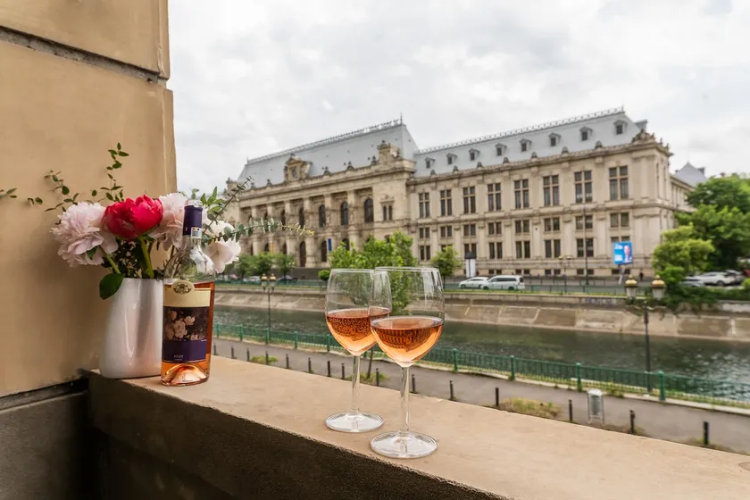 AIA STAY | Milk & Honey | River View | Old Town - Image 1