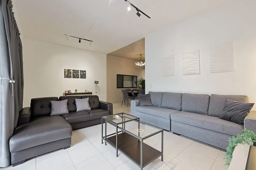4BR Landed • 8–10 Pax • Near Setia City Mall/SCCC - Image 1