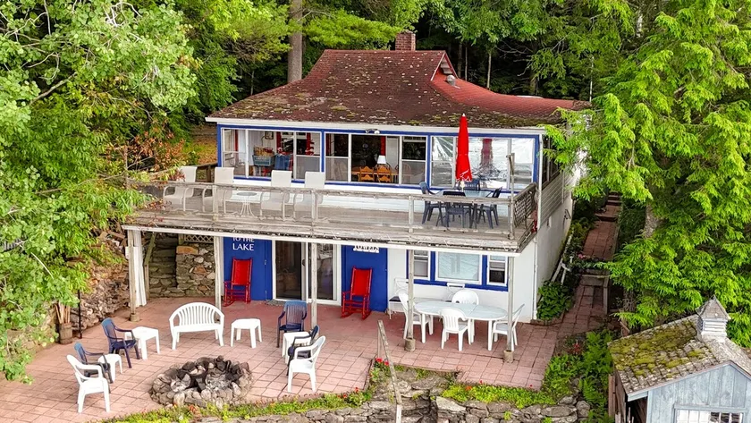 Harry's Hideaway - Image 1