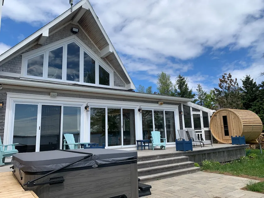 Luxury Oceanfront Spa & Play Retreat -Oyster Beach - Image 1