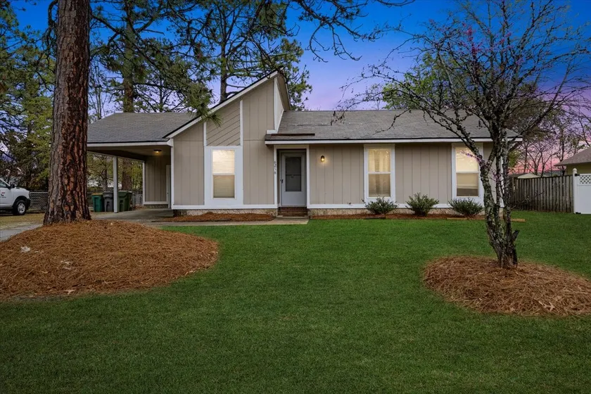 Cozy Central Retreat: 3BR/2BA 6 - Image 1