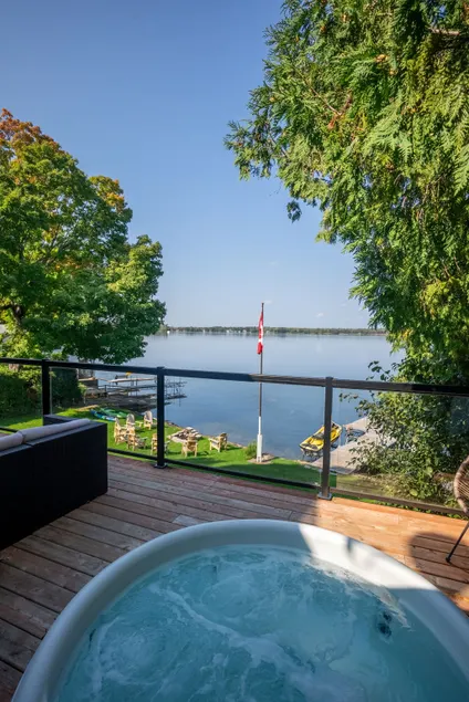 Big Rideau cottage with hot tub and sauna - Image 1