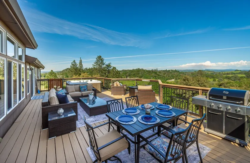 Hot Tub | BBQ | Pool Table | Mountain Views - Image 1