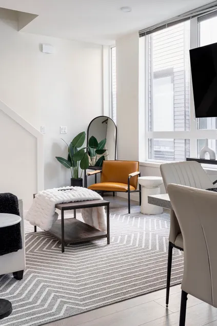 Modern Tri-Level Townhouse m/s Downtown, Greenlake - Image 1