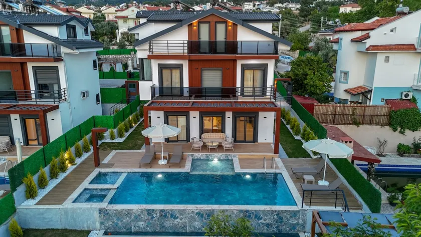 4+1 Villa Zela in front of Ölüdeniz Hisar - Image 1