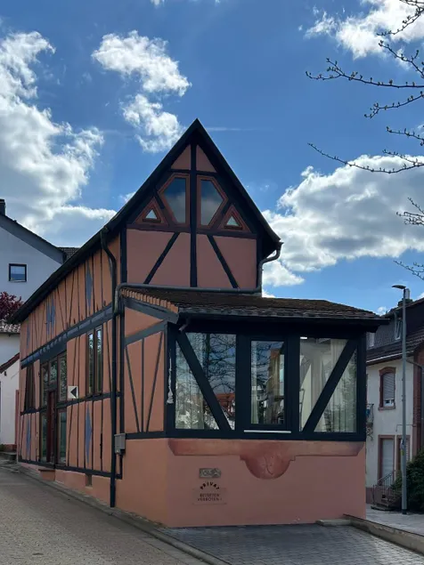 Cozy barn half-timbered house near Frankfurt - Image 1