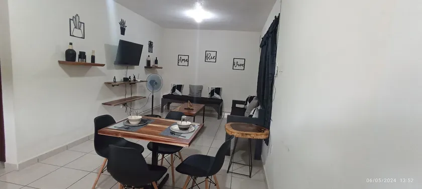 Carpenter Apartment 3 - Image 1