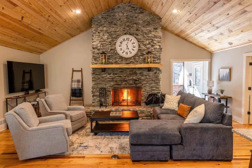 Hemlock Hideaway - Image 1